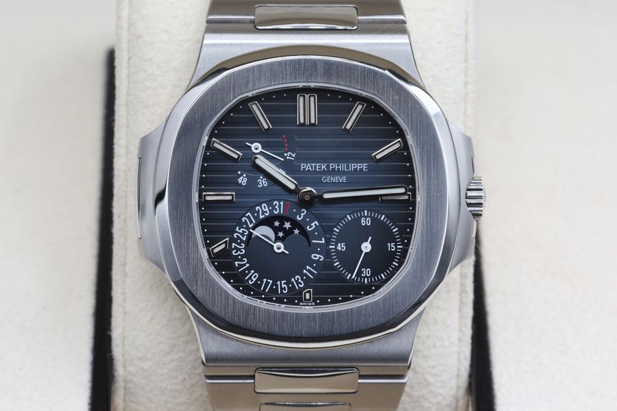 Patek Philippe Nautilus 5712/1A-001